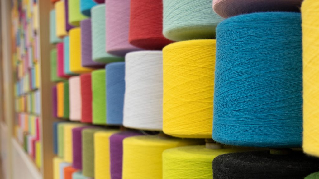 Como importar fios de qualidade para o seu negócio têxtil